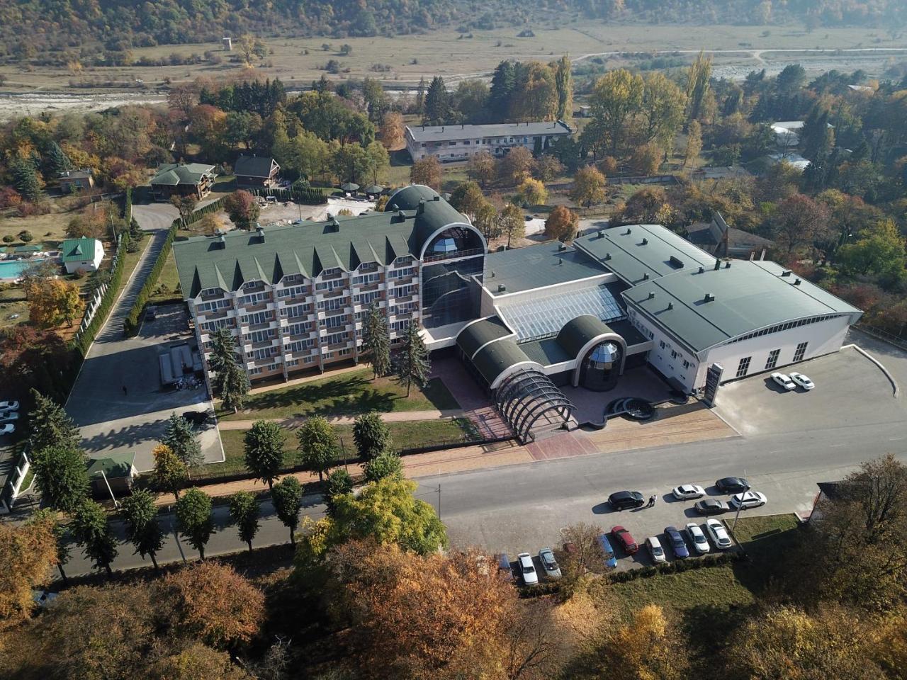 Azimut Hotel Nalchik Exterior photo