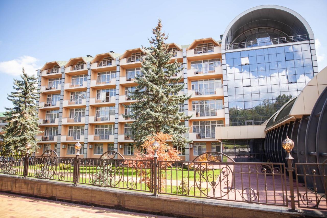 Azimut Hotel Nalchik Exterior photo